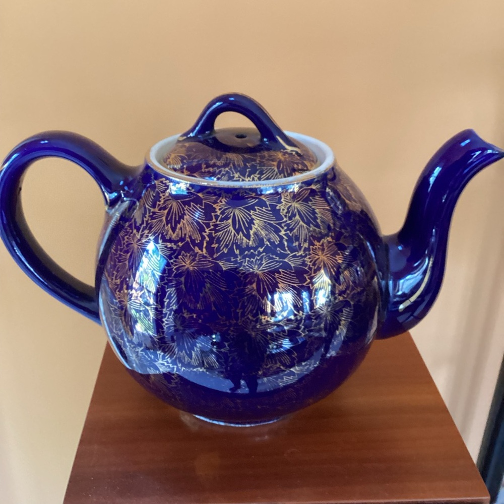 Rare Vintage Hall Porcelain Cobalt And Gold leaf Pattern Tea Pot